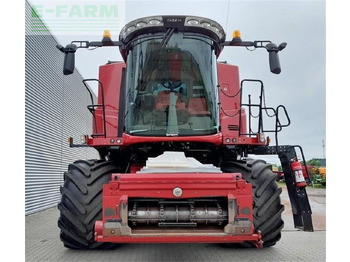 Combine harvester Case-IH axial flow 8240 med 30 fods vario skærebord: picture 4