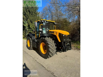 Farm tractor JCB Fastrac 4220