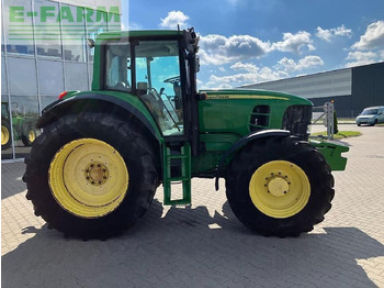 Farm tractor John Deere 7430: picture 2