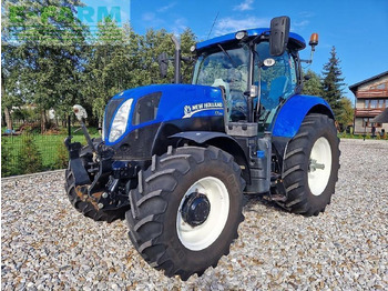 Farm tractor NEW HOLLAND T7.200