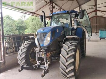 Farm tractor NEW HOLLAND T7.220