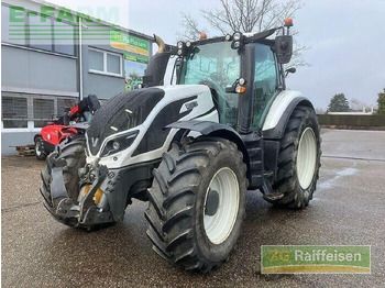 Farm tractor VALTRA T174
