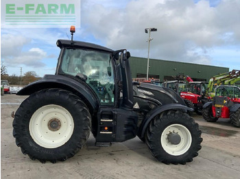 Farm tractor VALTRA T174
