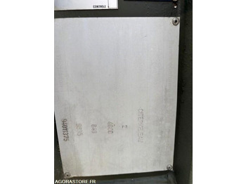 Hook lift truck CITERNE AMPLIROLL 4000 LITRES: picture 3
