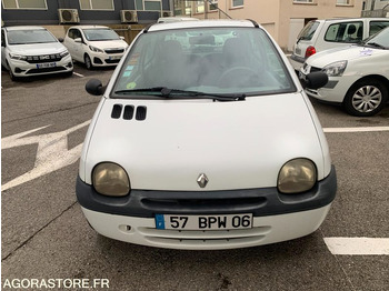 Car RENAULT
