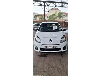 Car RENAULT