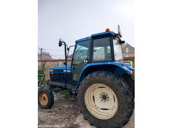 Farm tractor NEW HOLLAND