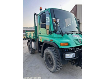 Truck MERCEDES UNIMOG U300C VERSION COMMUNALE 2003 38210 KM: picture 2