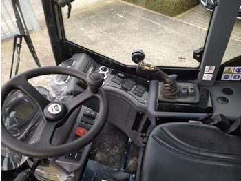 New Telescopic wheel loader GiANT G3500 Tele: picture 3