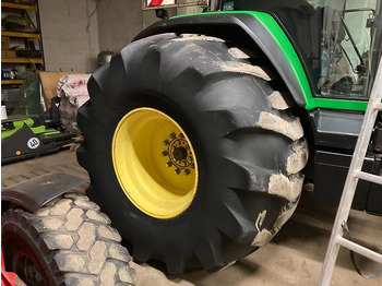 Wheel and tire package