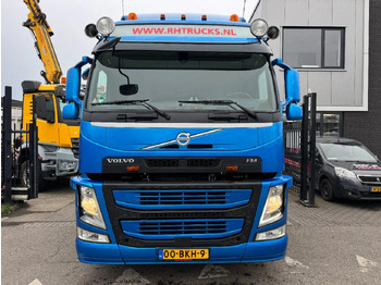 Tractor unit Volvo FM 370 4X2 EURO 6 SKIRTS TÜV TILL 10-2025: picture 2