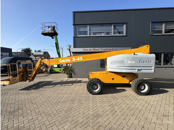Telescopic boom GENIE S45