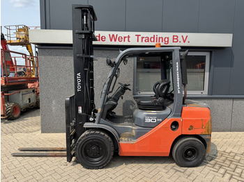 Diesel forklift TOYOTA FDF 30