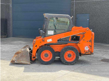 Compact track loader BOBCAT S450
