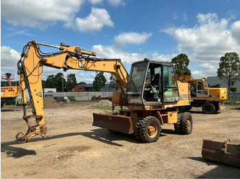 Wheel excavator CASE 788