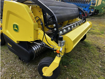 Forage harvester attachment JOHN DEERE