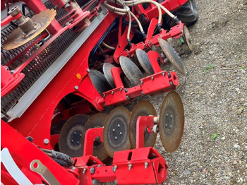 Seed drill Pöttinger Terrasem C4: picture 3