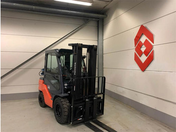 LPG forklift Toyota 02-8FGJF35: picture 3 LPG forklift Toyota 02-8FGJF35: picture 3