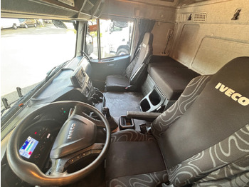 Curtainsider truck IVECO 190S40 Stralis: picture 4