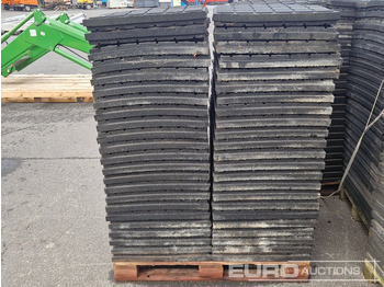 Construction equipment 3 Pallets of Rubber Floor Tiles, 60mm x 800mm x 600mm (144 of): picture 3