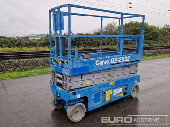 Scissor lift GENIE