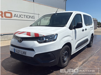 Van TOYOTA Proace