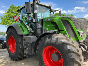 Farm tractor FENDT 826 Vario