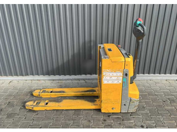 Pallet truck Jungheinrich EJEC20: picture 2