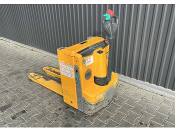 Pallet truck Jungheinrich EJEC20: picture 3