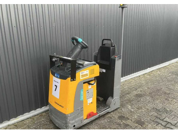 Tow tractor JUNGHEINRICH