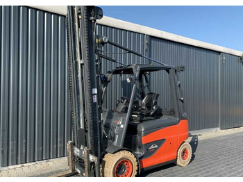 Electric forklift LINDE E