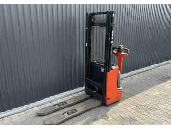 Stacker LINDE L12