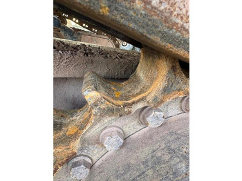 Crawler excavator Hitachi ZX650LCH: picture 2