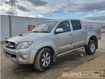 Pickup truck TOYOTA Hilux