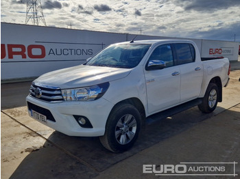 Pickup truck TOYOTA Hilux