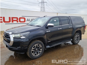 Pickup truck TOYOTA Hilux