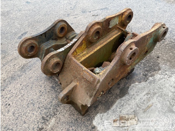 Quick coupler Quick Hitch 45/50mm Pin to suit 4-8 Ton Excavator (2 of): picture 5