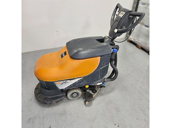 Scrubber dryer