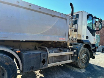 Tipper Iveco TRAKKER 410: picture 4