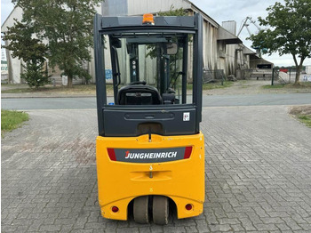 Electric forklift Jungheinrich EFG213: picture 3