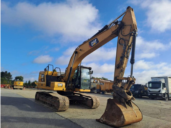 Crawler excavator CATERPILLAR 323