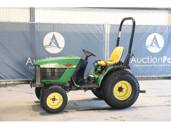 Farm tractor JOHN DEERE