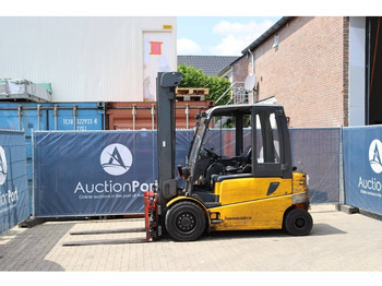 Electric forklift JUNGHEINRICH EFG