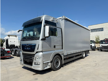 Curtainsider truck MAN TGX