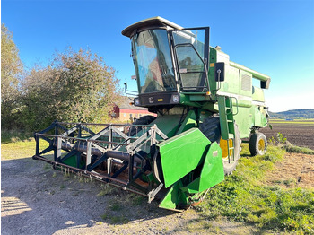 Combine harvester JOHN DEERE
