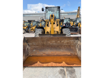 Wheel loader Cat 918M: picture 2