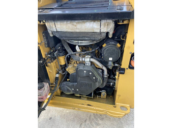 Skid steer loader CAT 226 D3 (5867): picture 5