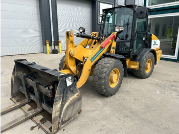 Skid steer loader CAT 906: picture 2