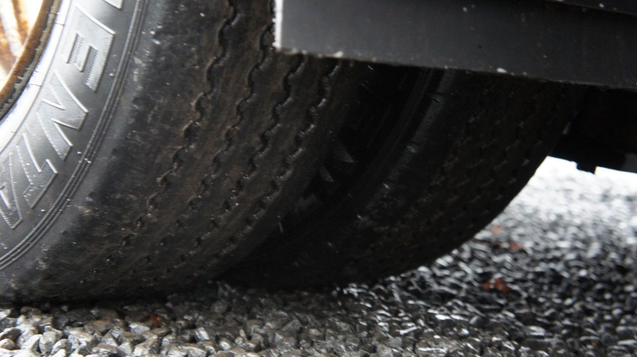 Curtainsider semi-trailer Kotschenreuther SPM 324 Roller Bed Air Doppelbereifung BPW Mega: picture 9