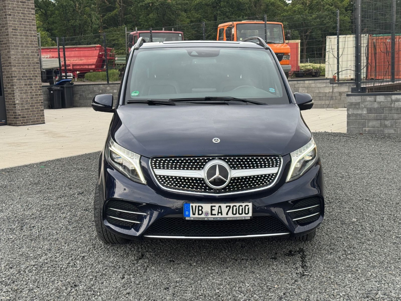 Mercedes-Benz V 250 AMG Avantg.Edition 4M Lang Distronic Stand - Passenger van: picture 4 Mercedes-Benz V 250 AMG Avantg.Edition 4M Lang Distronic Stand - Passenger van: picture 4